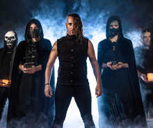 La banda del caos está formada por Morgul (voz), Marvek (bajo), Mvrmvx (guitarra), Phobos Vulcano (guitarra) y Banshee (batería)