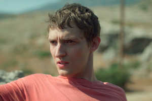 Jon (Aliocha Schneider)