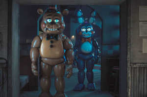 Freddy en primer plano junto a Bonnie