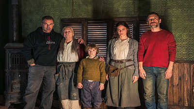 De izquierda a derecha: Hugo Stuven, Luisa Gavasa, Dylan Radley, Michelle Jenner y Pablo Derqui De izquierda a derecha: Hugo Stuven, Luisa Gavasa, Dylan Radley, Michelle Jenner y Pablo Derqui