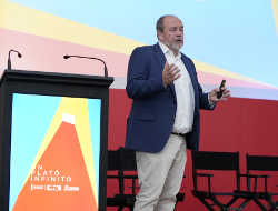 Ferm�n Crespo, director de Ciudad de la Luz